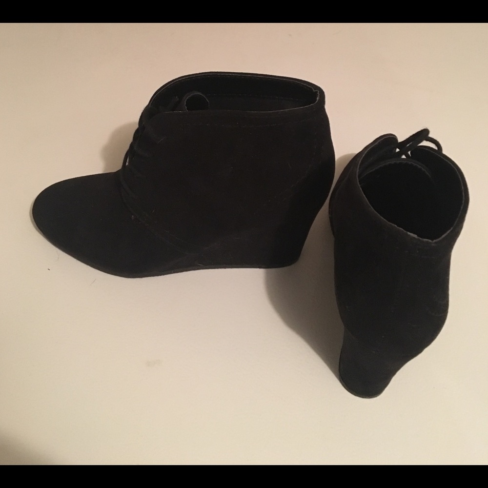 Arizona Lace Up Wedge Booties - Black Size 9